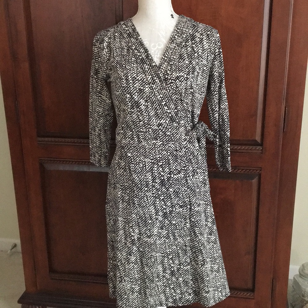 Ann Taylor Pixel Wrap Dress 4P